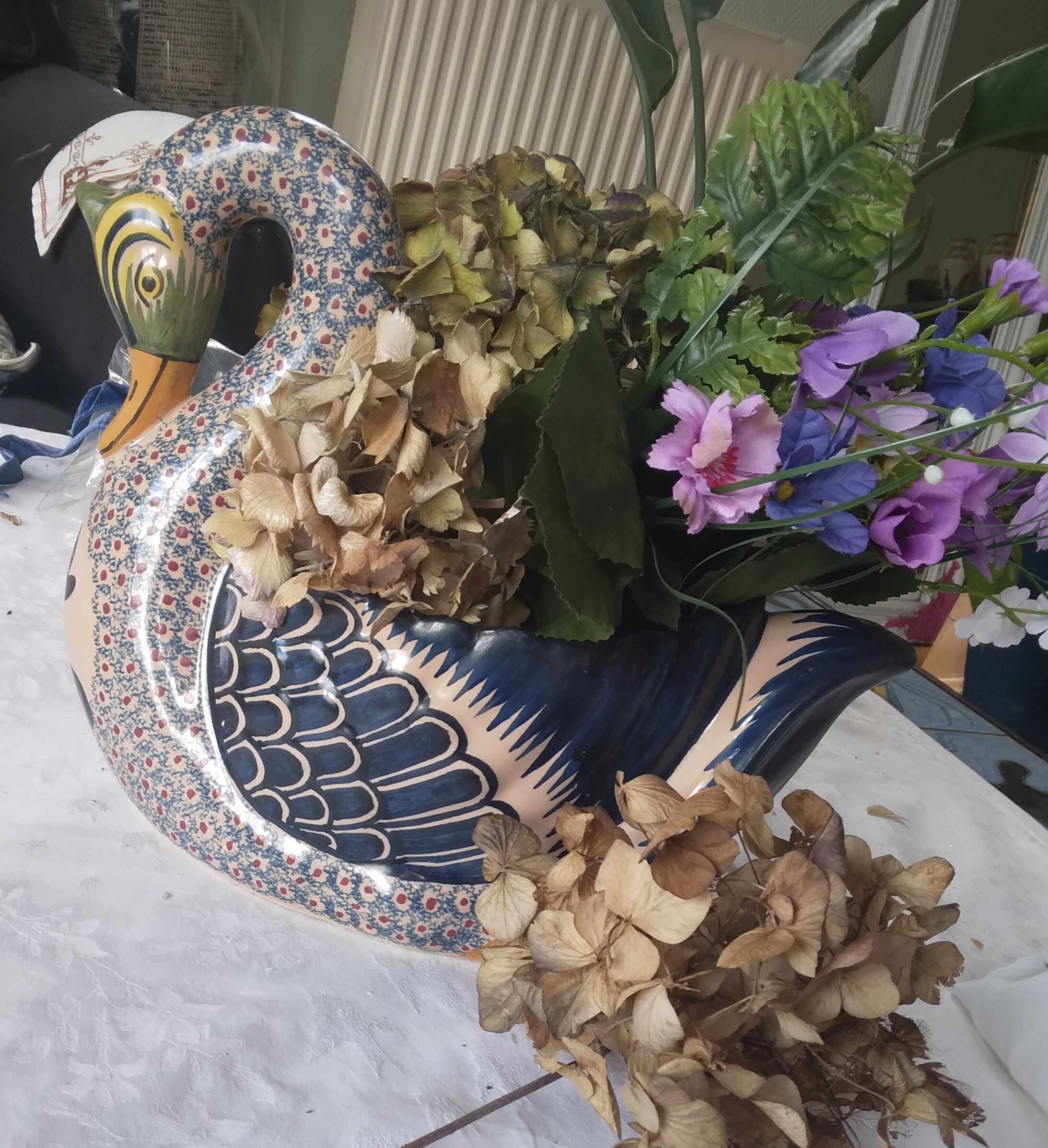 Swan pot cover Henriot Quimper