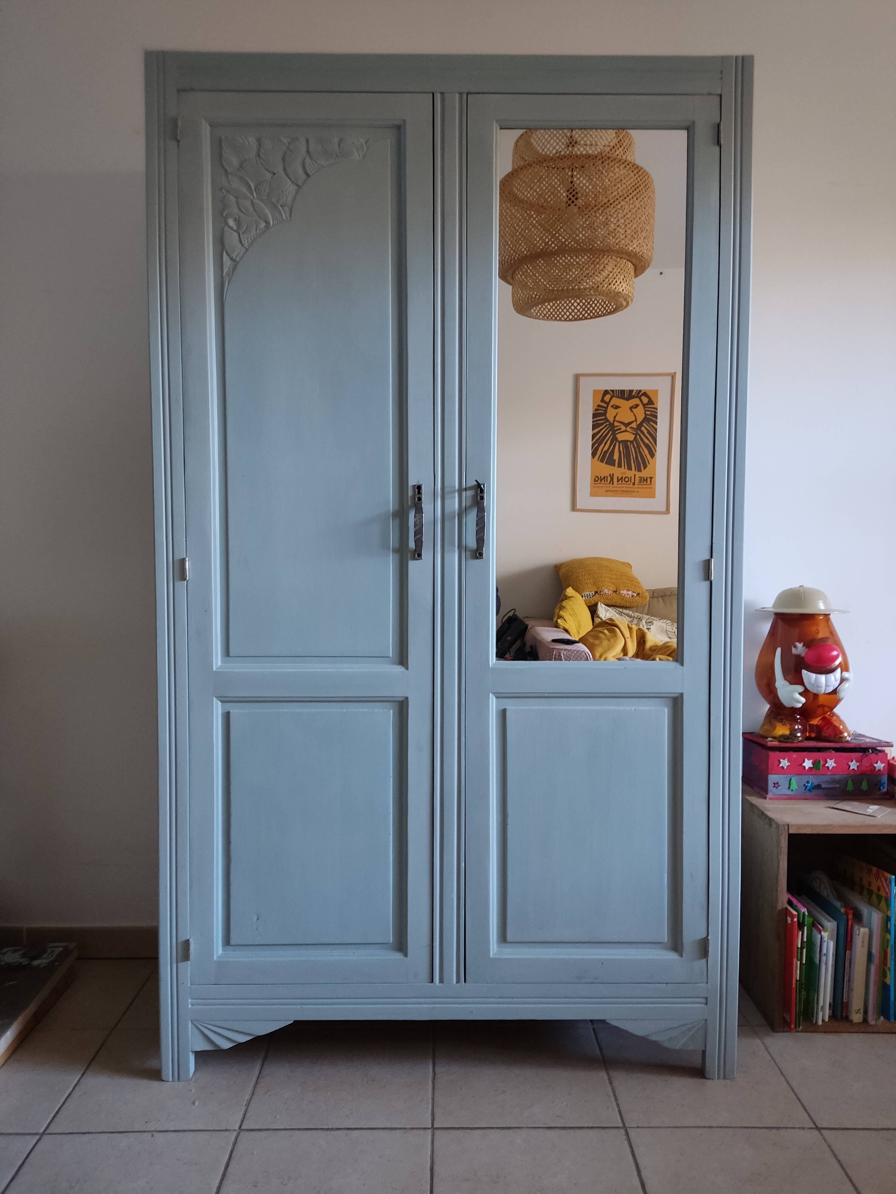 Parisian wardrobe year 60