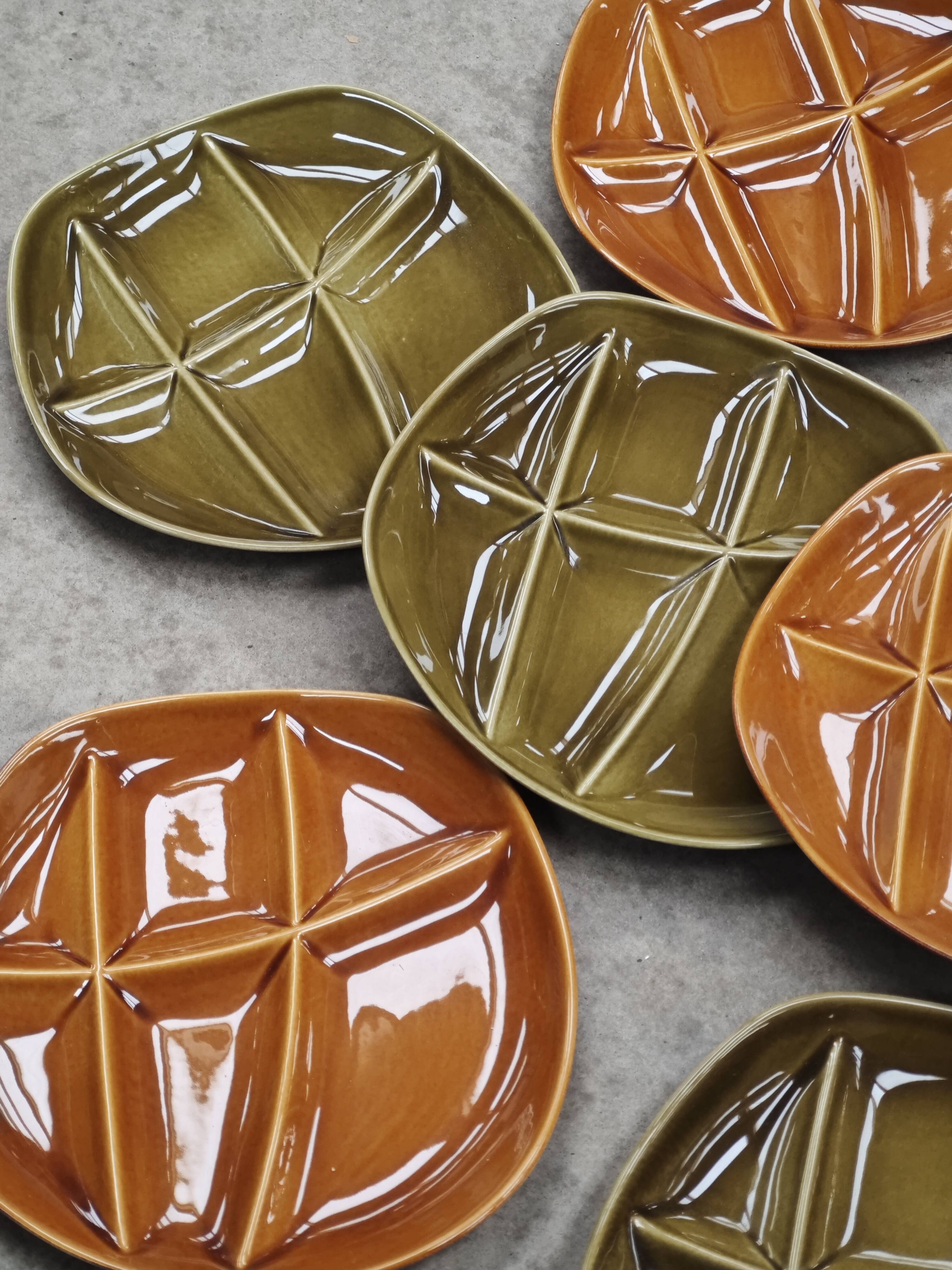 Set of 8 fondue plates Salins France in green and brown.