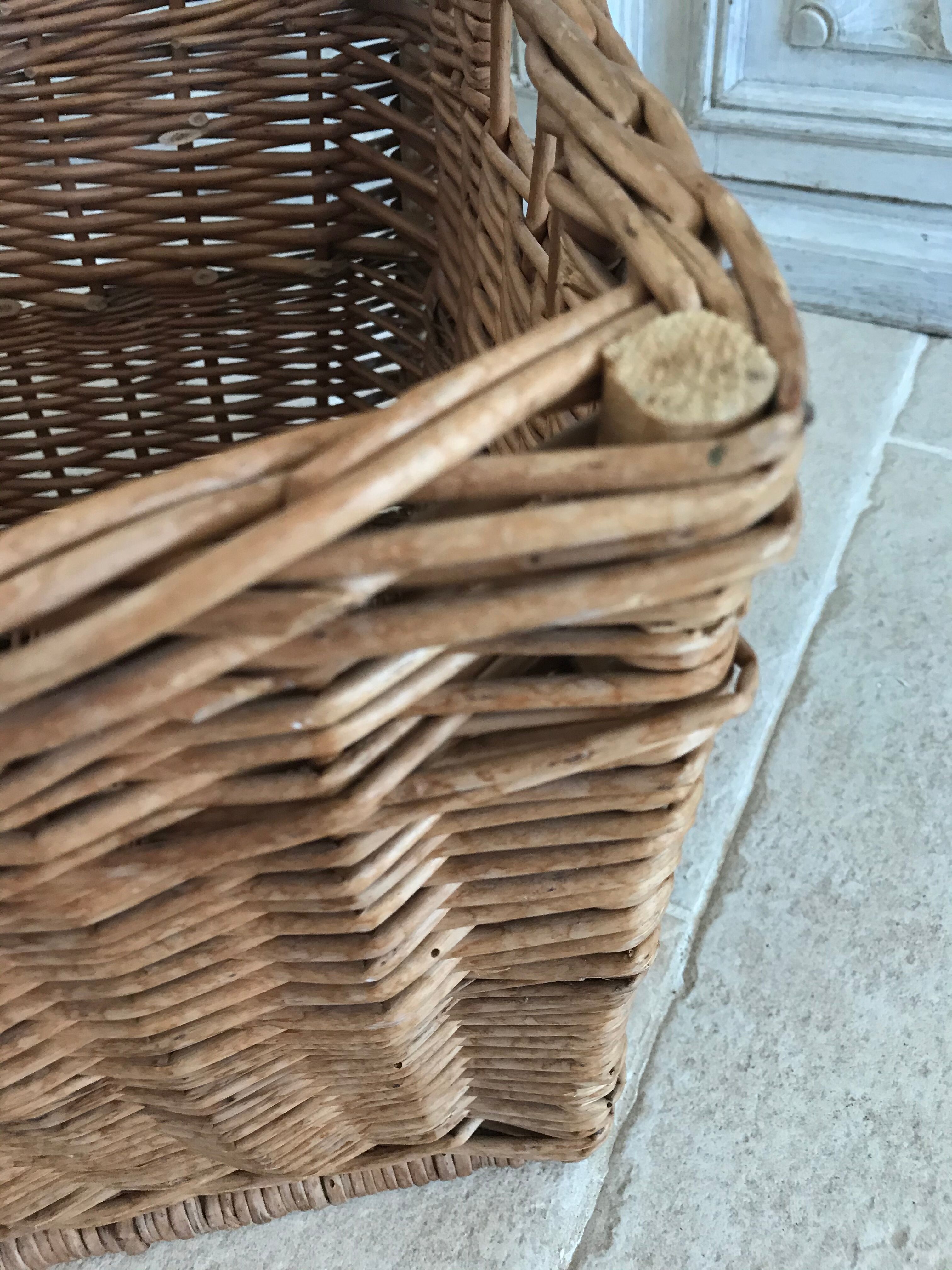 Wicker laundry basket