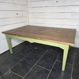 Table basse ancienne, pieds en chêne dessus en sapin.