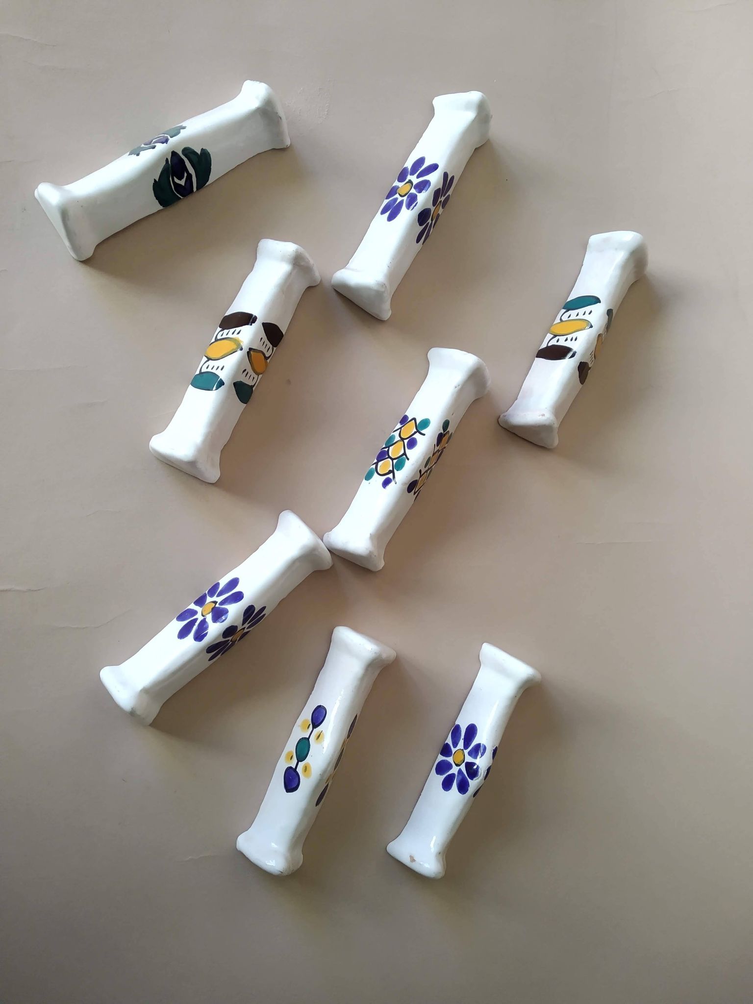 8 porte-couteaux en terre cuite céramique artisanale vintage