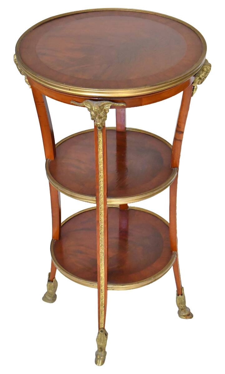 Gueridon with ram's head decoration