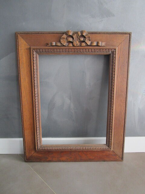 Frame with old oak knots