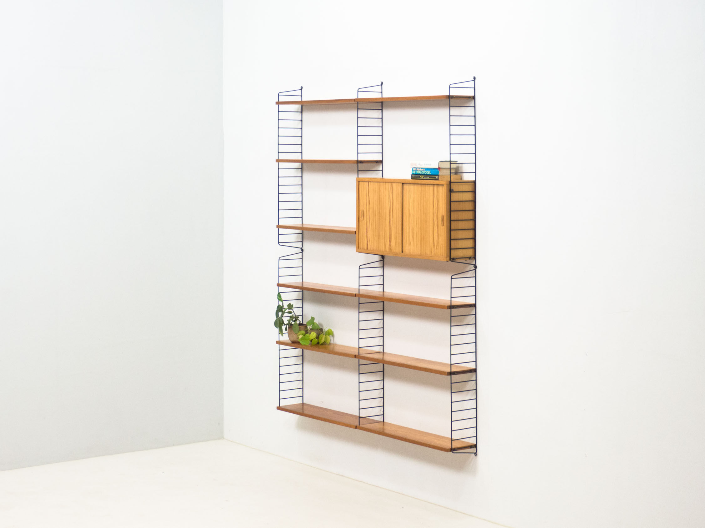 String Design AB pine wall unit by Nisse & Kajsa Strinning