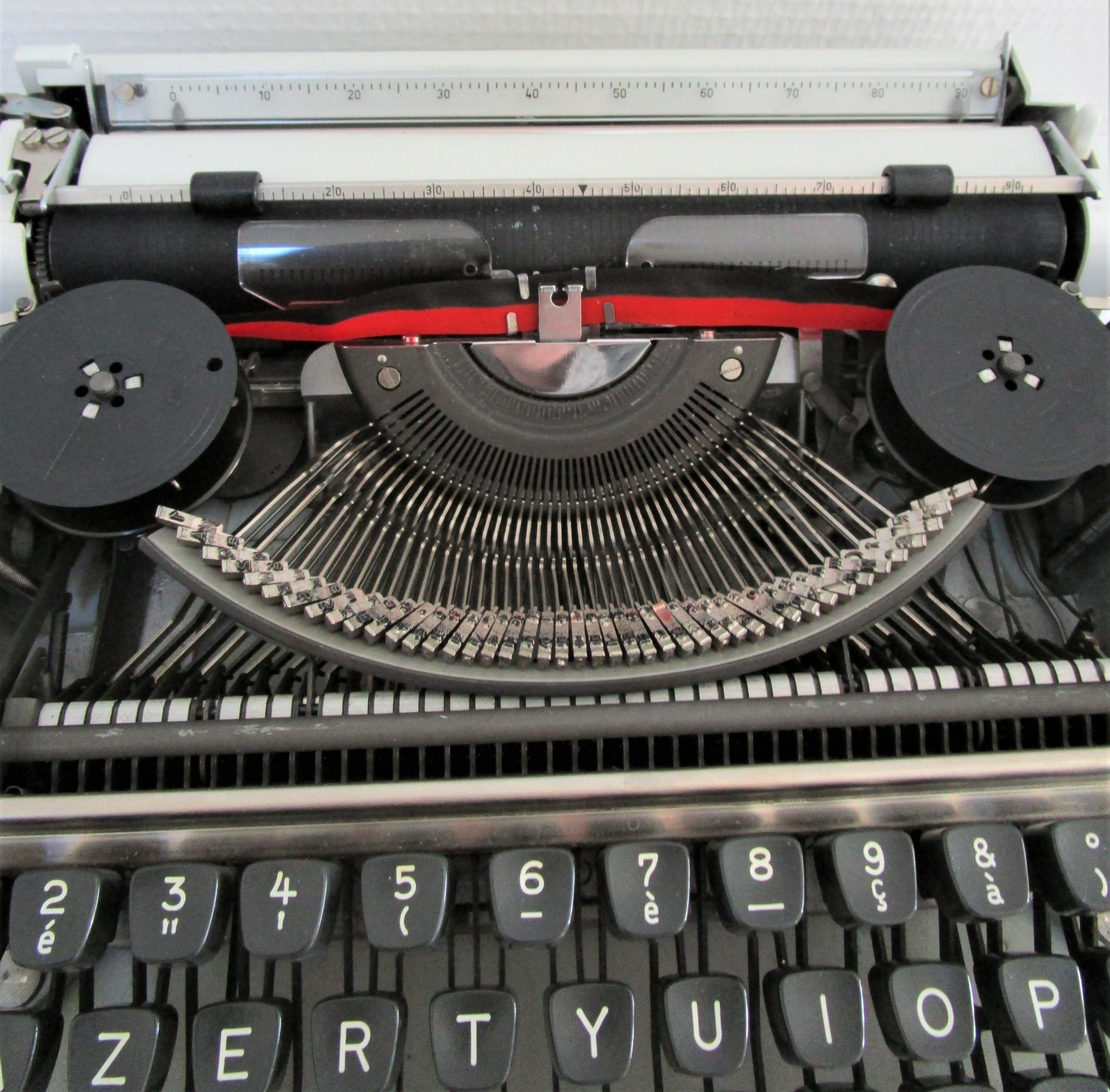 Olympia traveller typewriter luxury 70s
