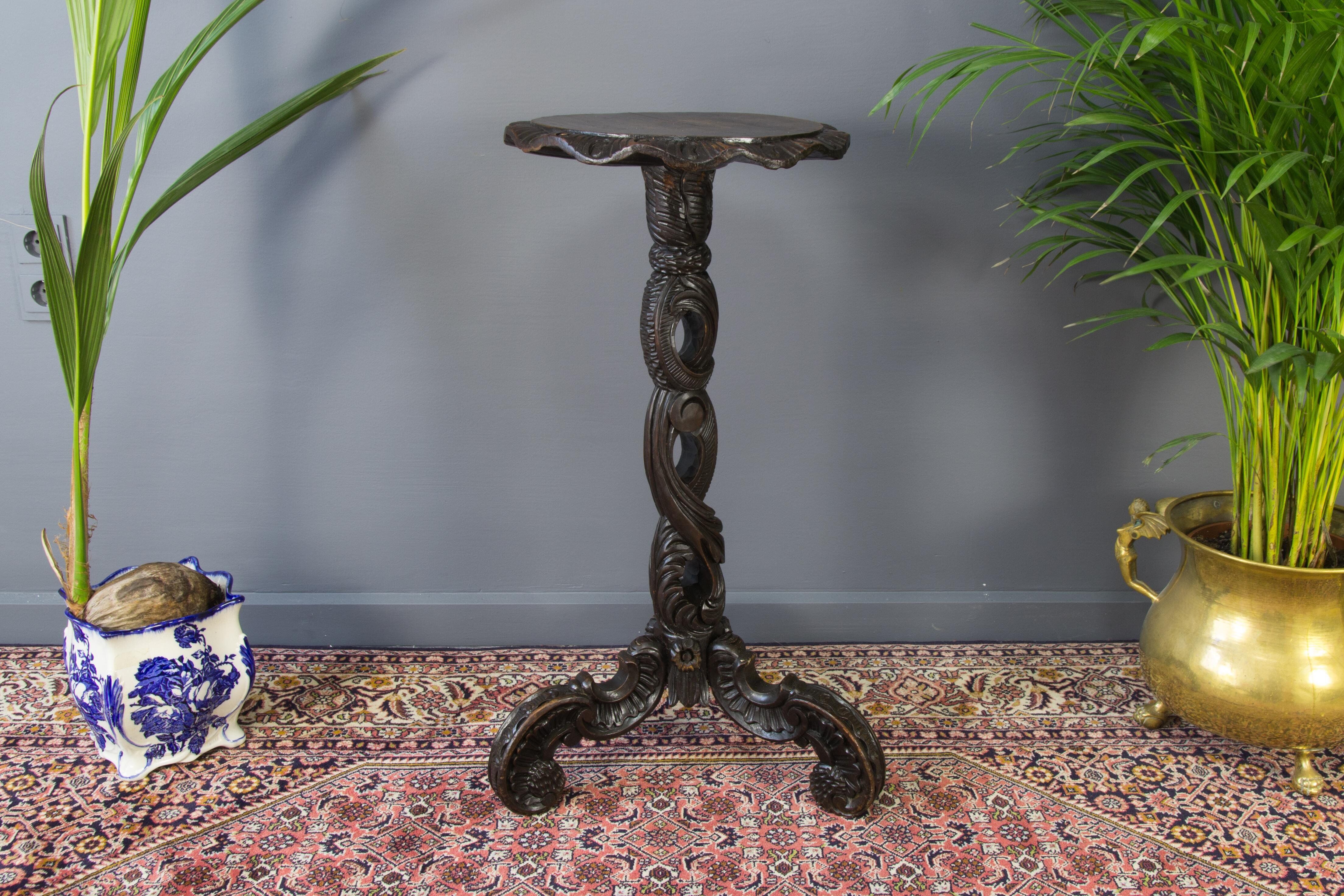 French carved pedestal table