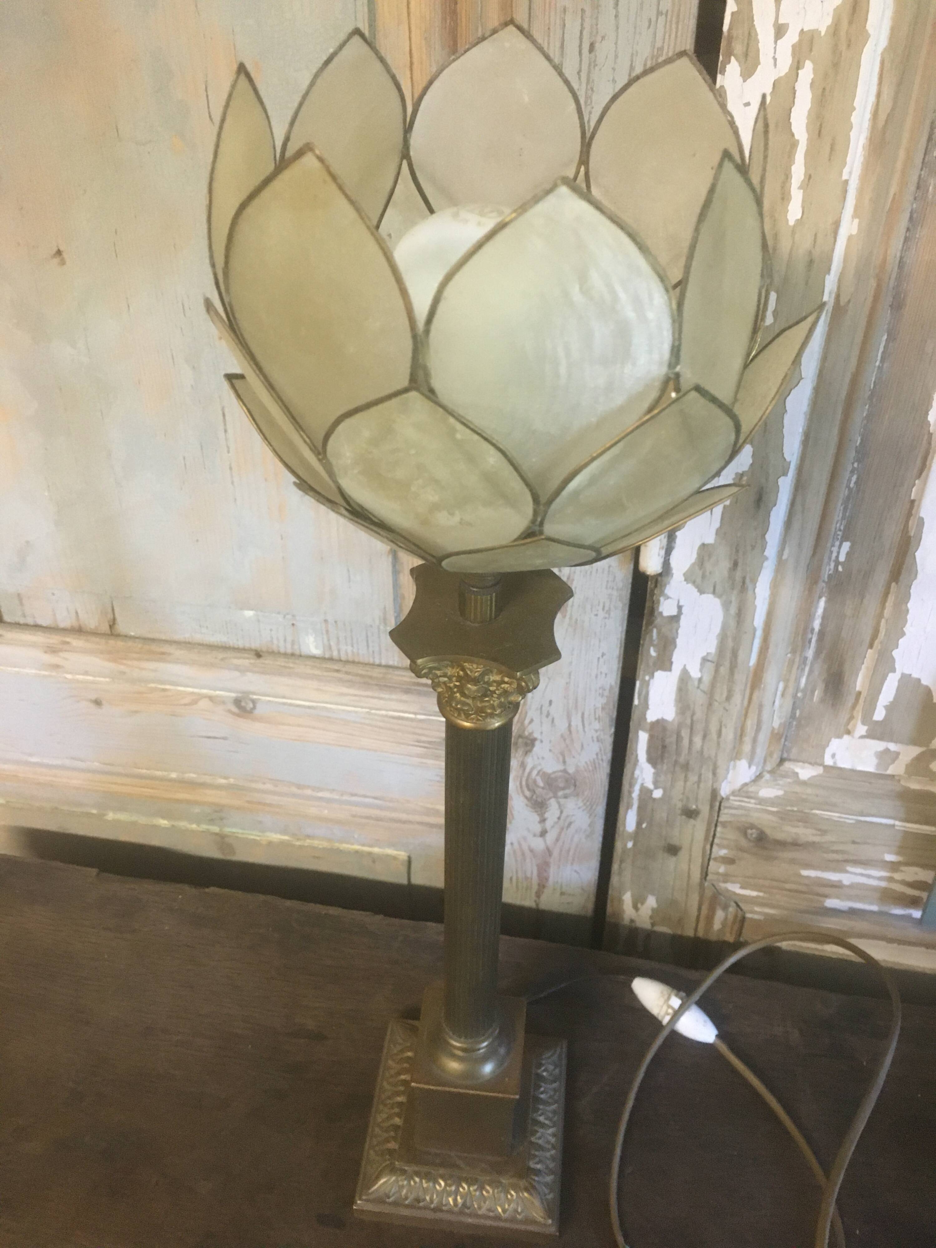 Lampe en bronze et nacre