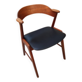 Fauteuil bridge danois en teck et vinyle noir par Korup Stolefabrik circa 1