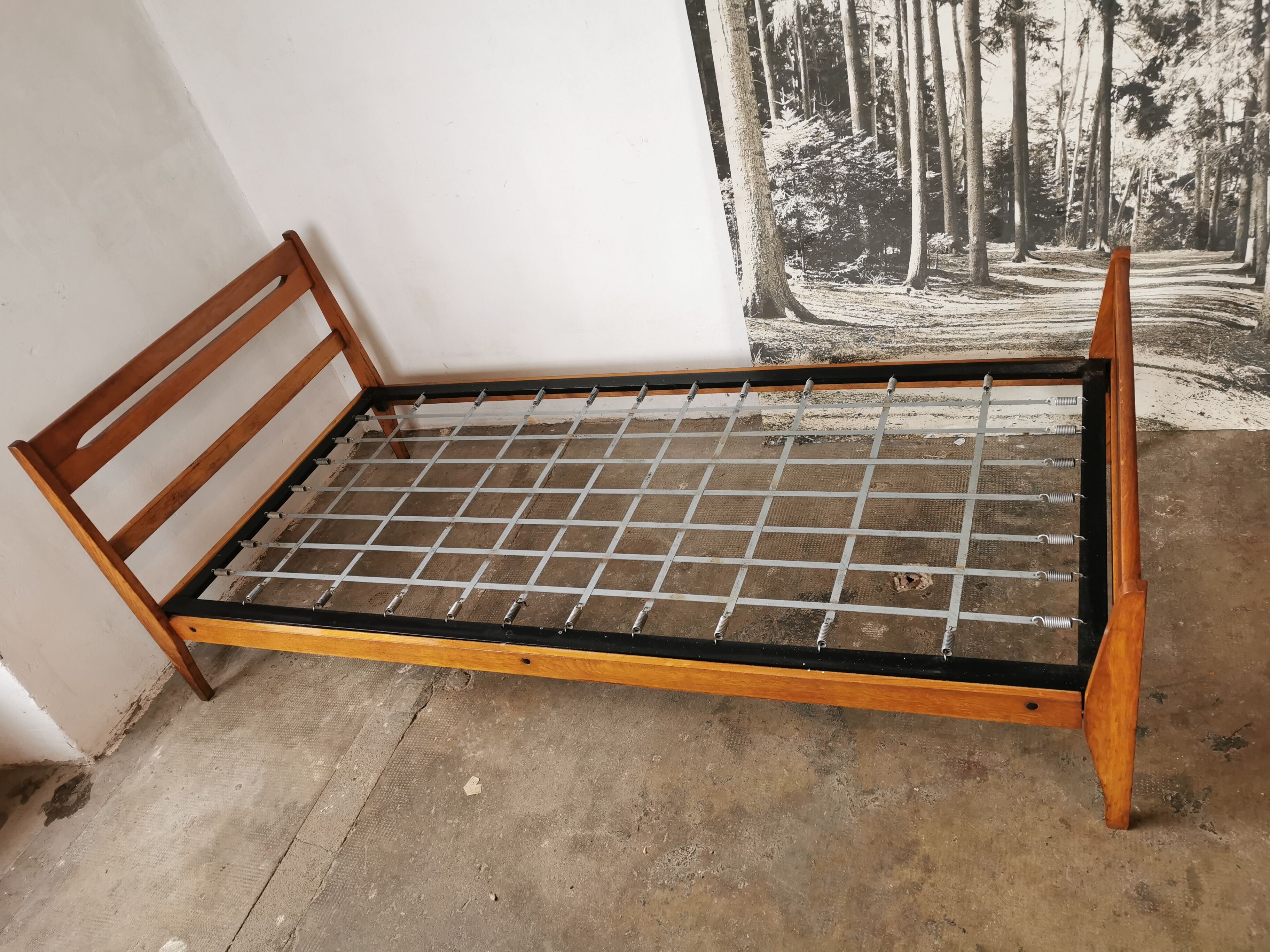 Bed of the 50s reconstruction style in oak