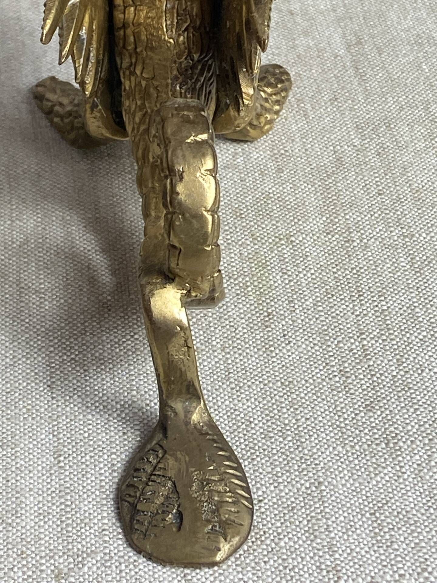 Paire de bougeoirs chimères en bronze