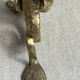 Paire de bougeoirs chimères en bronze