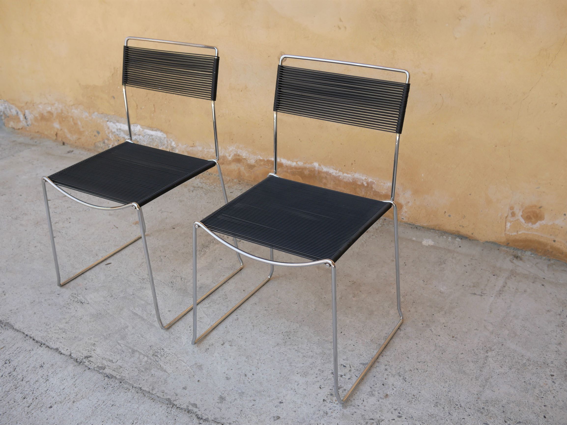 Black vintage scoubidou chair