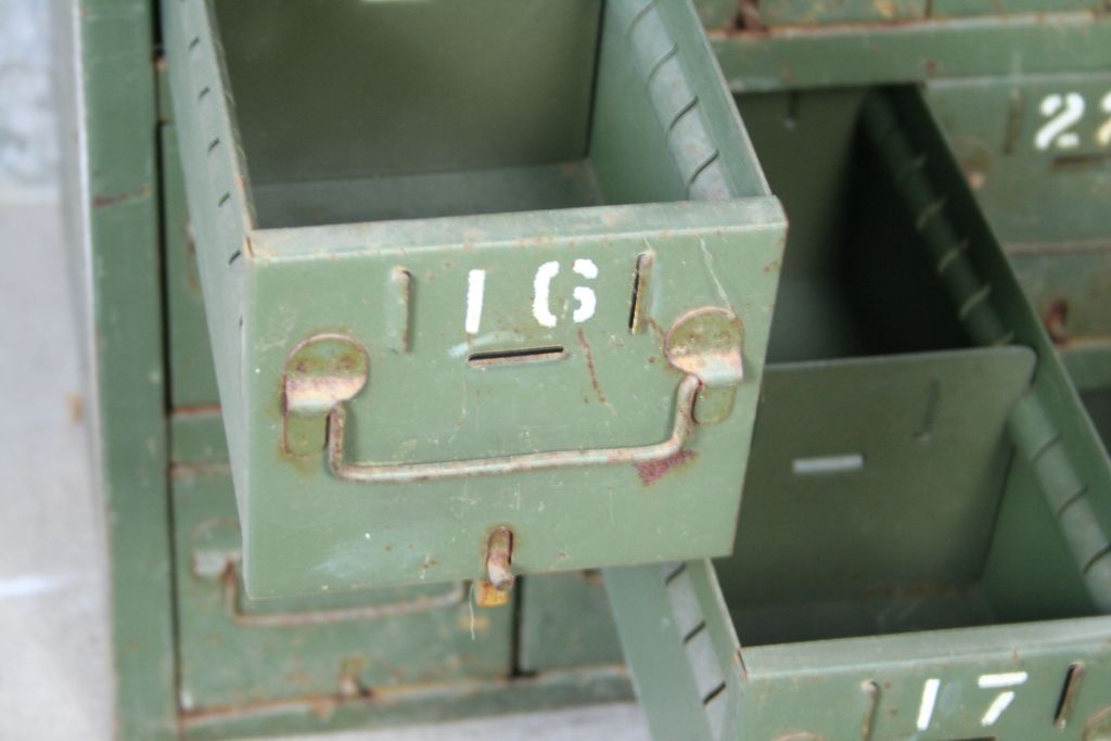 Furniture industrial metal business of the army, 21 drawers locker