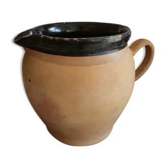 Pitcher in glazed earth