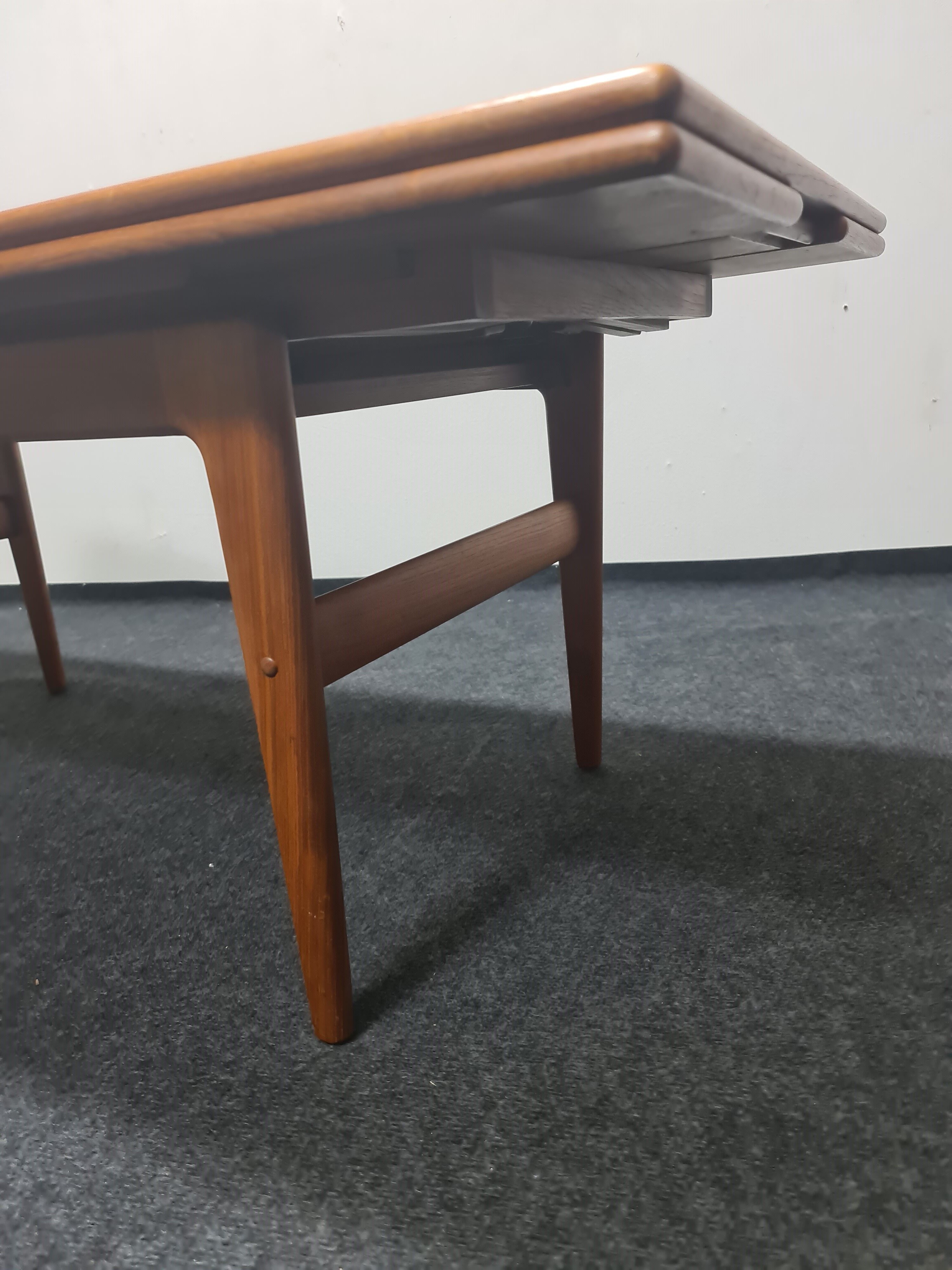 Danish adjustable teak coffee table, Kai Kristiansen