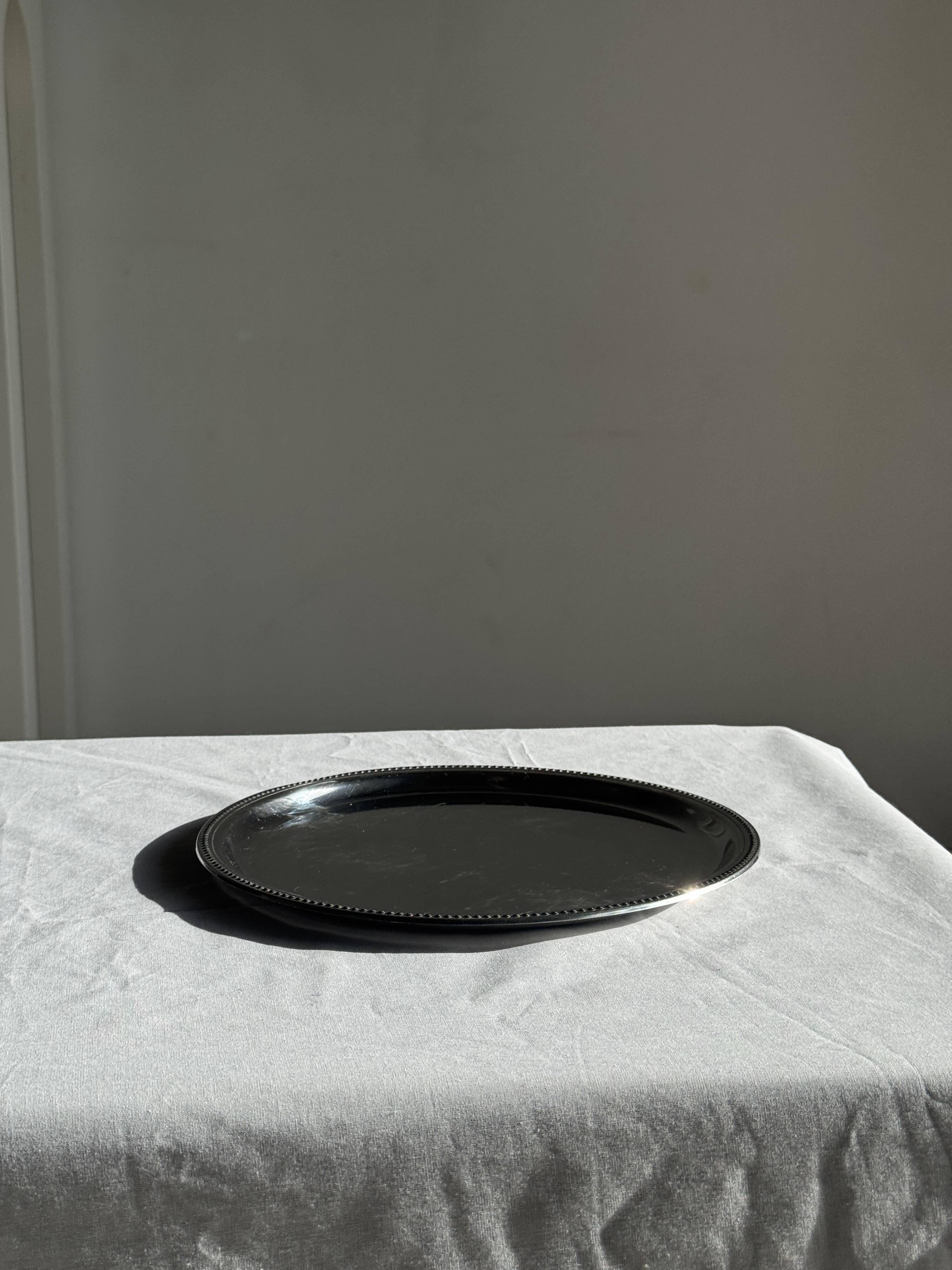Vintage circular plate with pearl stripe D27