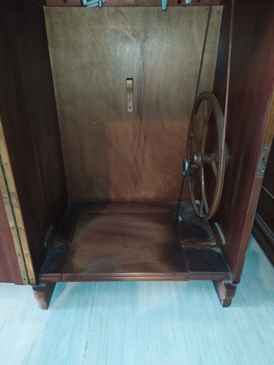 Meuble + machine a coudre pfaff 60