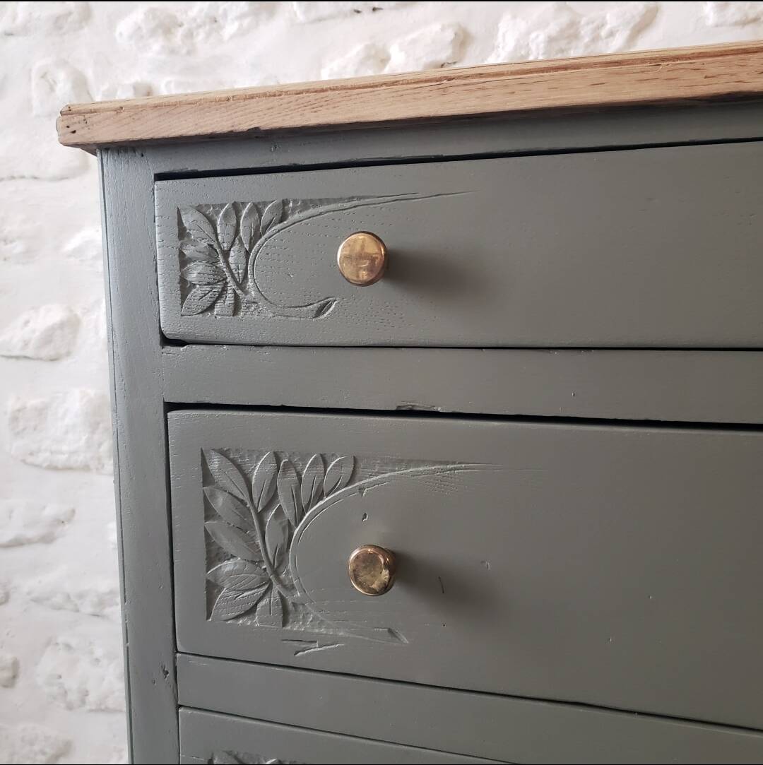 Large solid oak chest of drawers