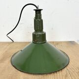 Suspension militaire industrielle en émail vert avec plateau en fonte d'aluminium, 1960s