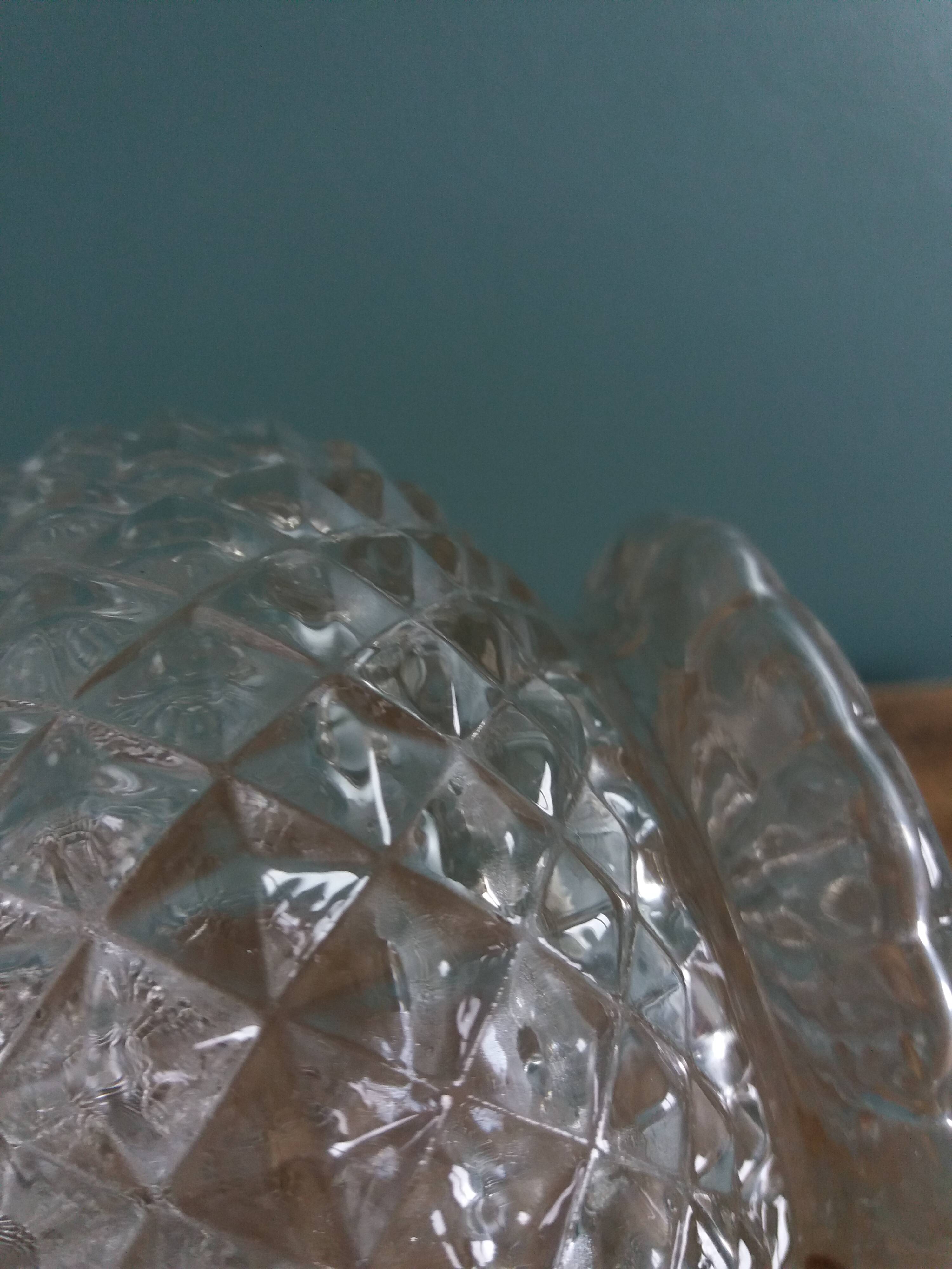 Glass carafe vase with pineapple diamond point decoration