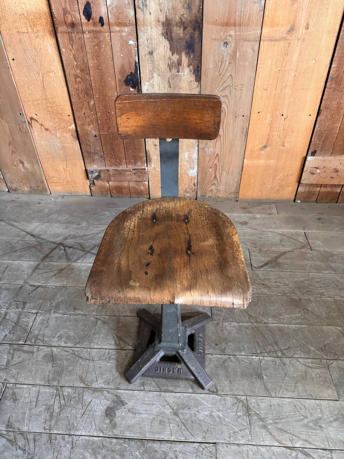 Chaise d’atelier Singer