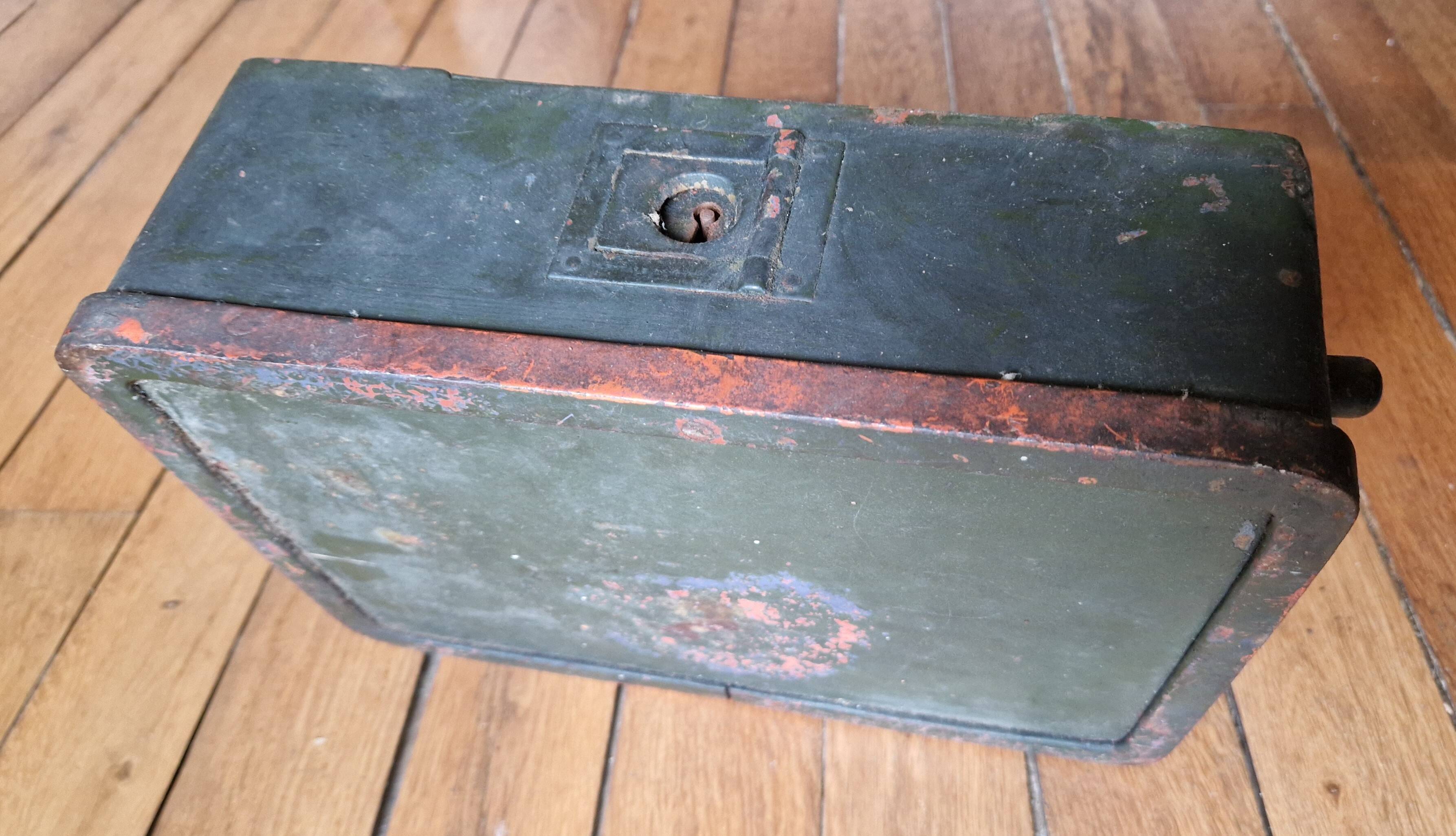 Soldier's trunk suitcase, militaria WVI WVII
