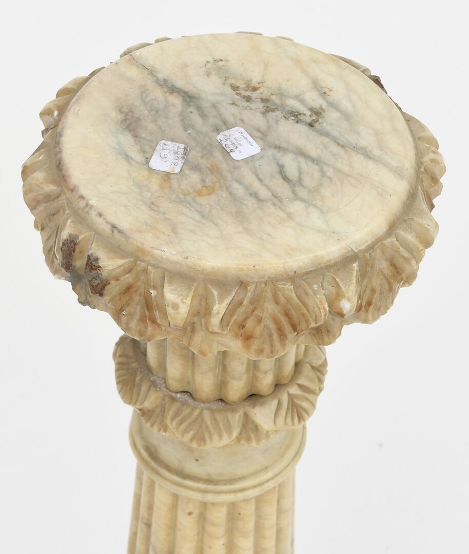 Colonne en albâtre