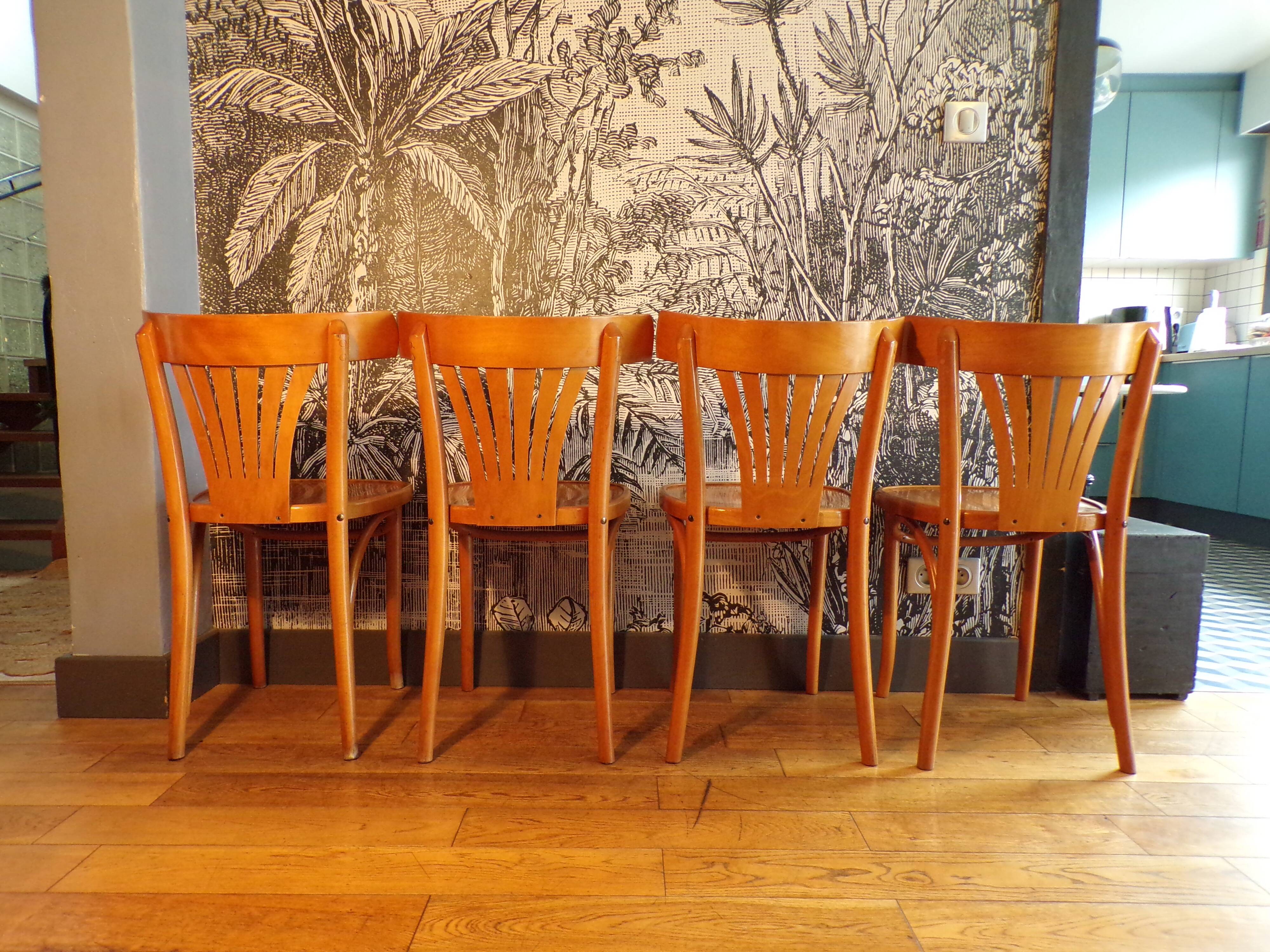 Set of 4 curved wooden bistro chairs