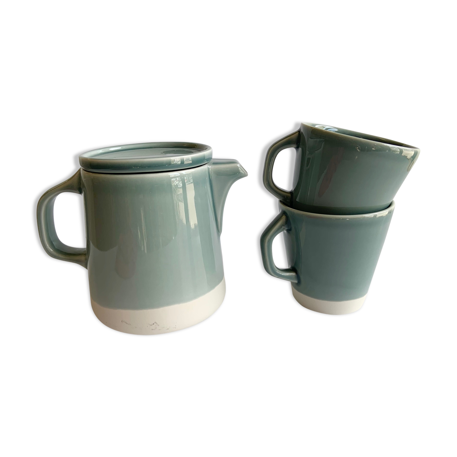 Teapot and mugs Jars Canteen