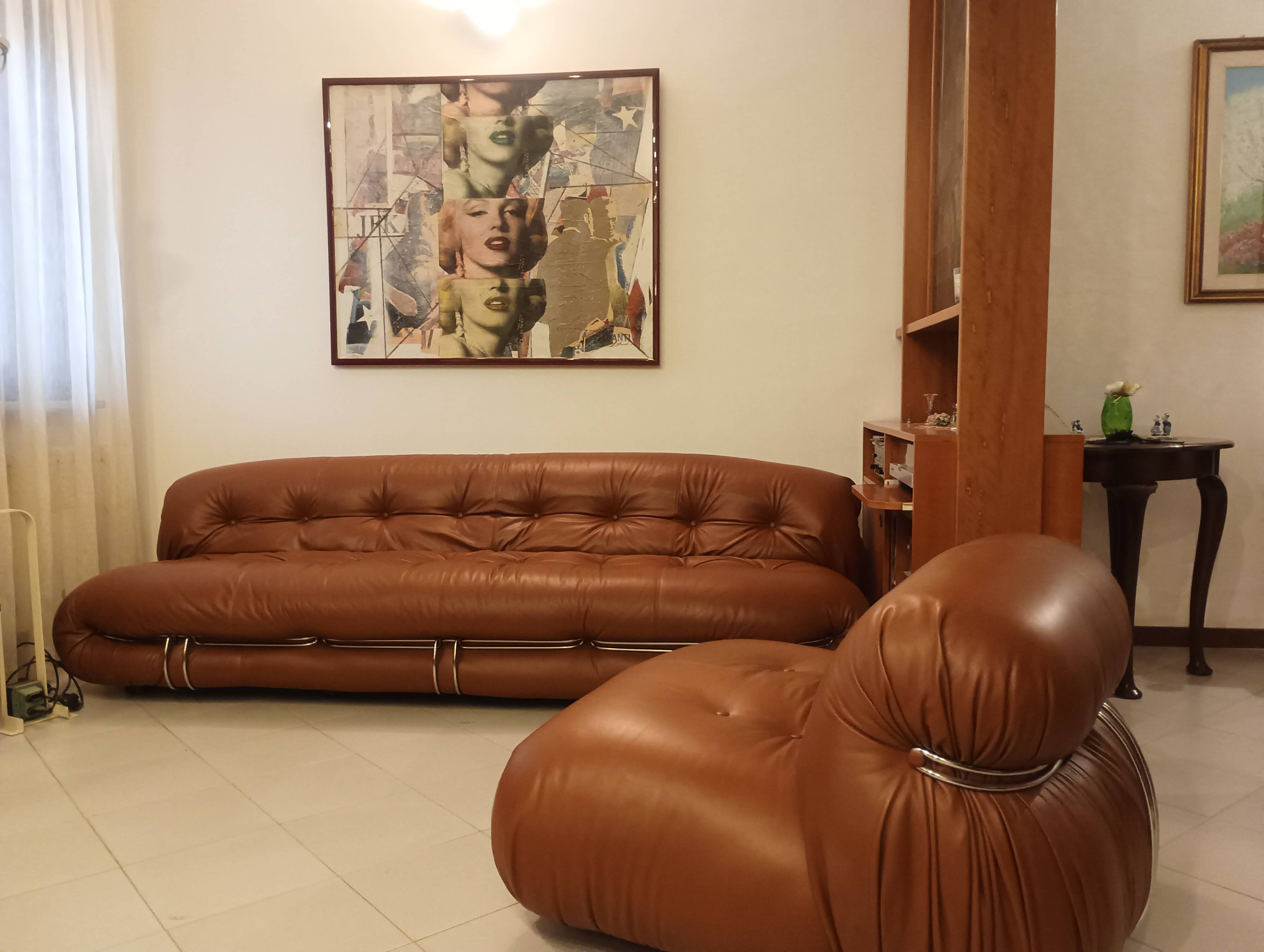 Cassina Soriana sofa for 4 people and 1 Soriana armchair for Cassina.