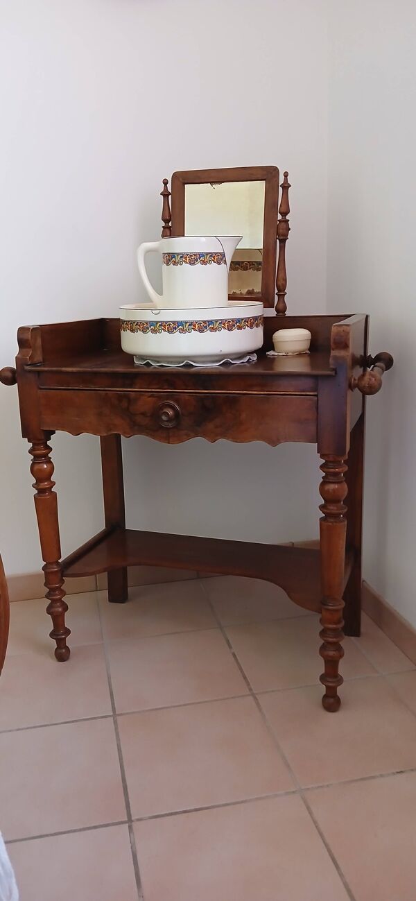 Table de toilette ancienne