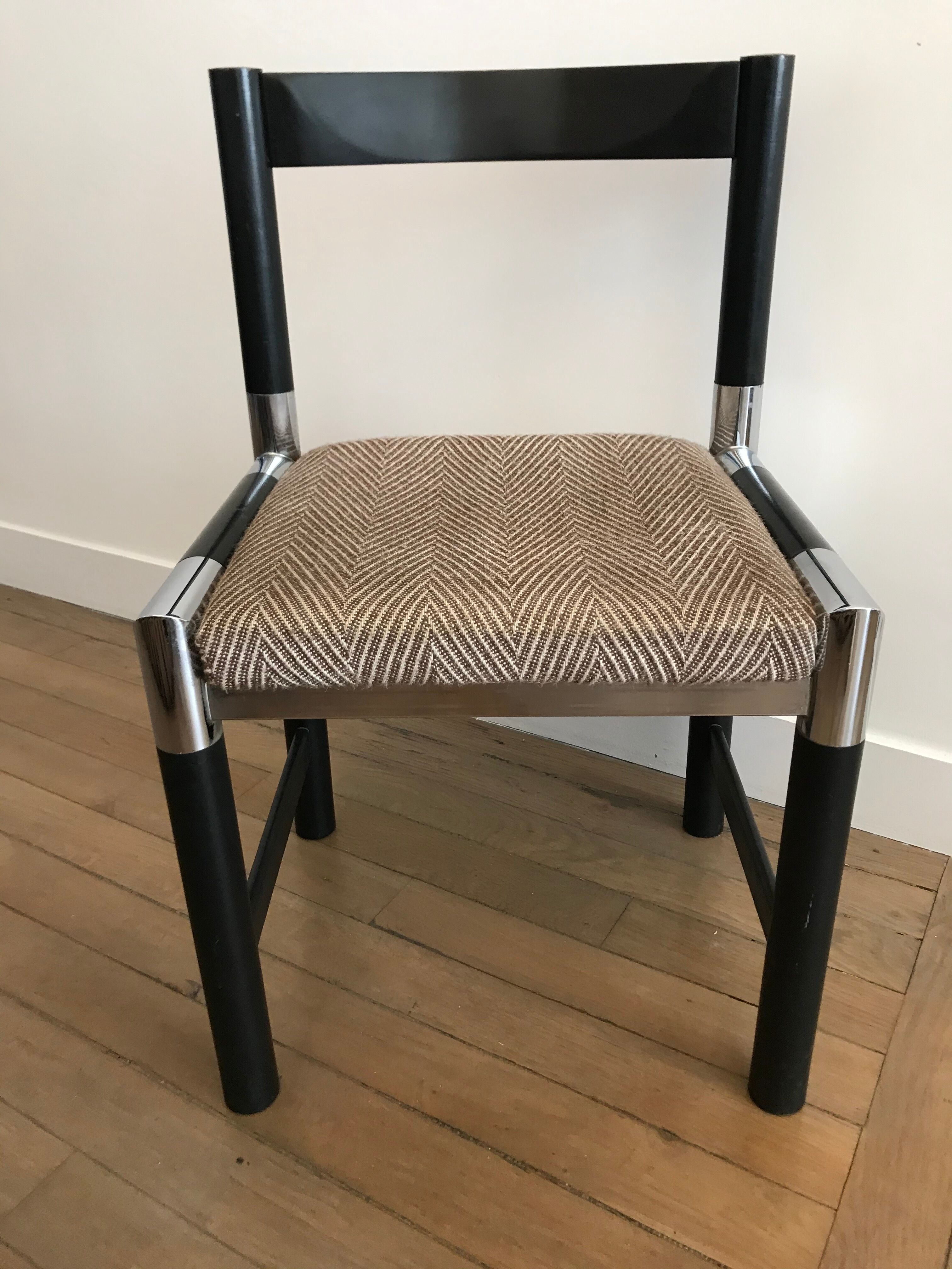 Suite of 4 chairs 70s