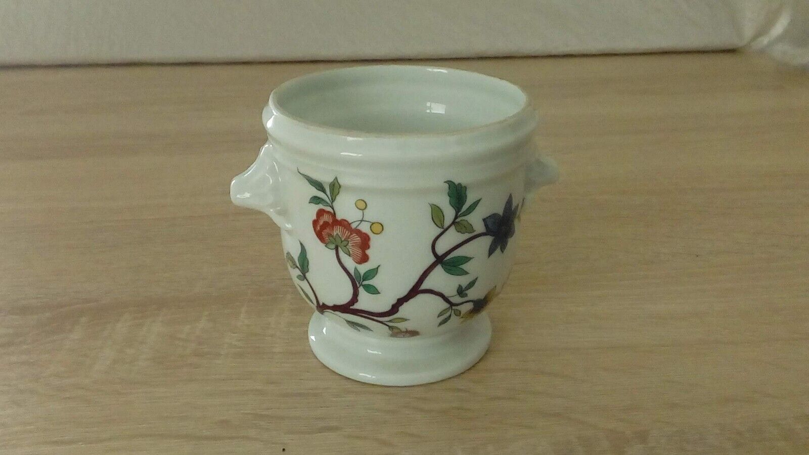 Cache pot refresher porcelain of paris decor chateau de conde