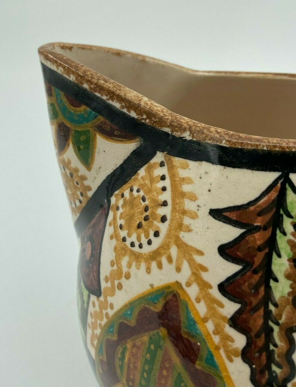 Pichet Paul Fouillen faience de Quimper decor geometrique signe
