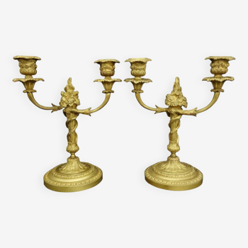Paire de bougeoirs entrelacés style Louis XVI du XIXe - bronze