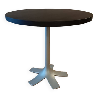 Round table