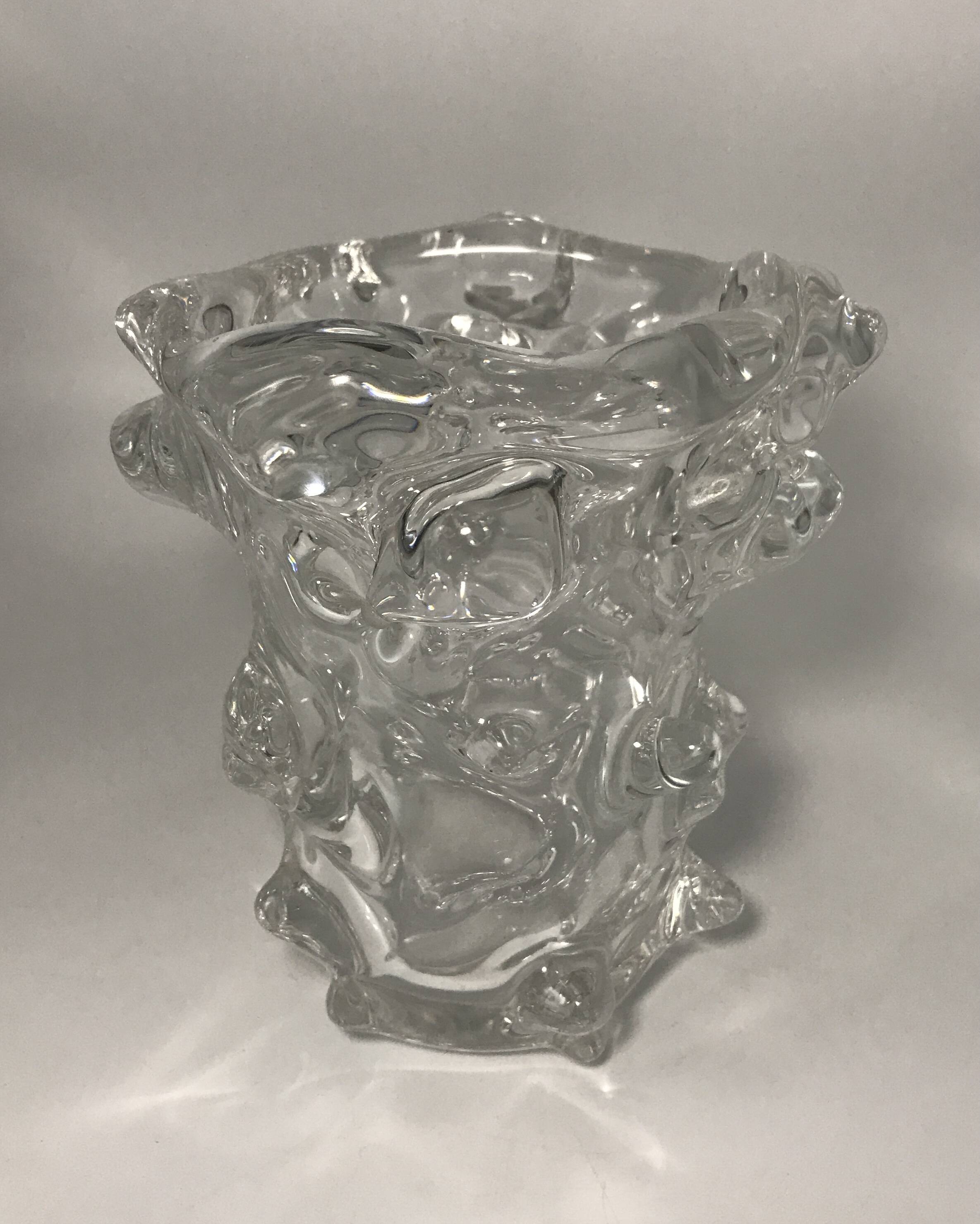 Vase en cristal à décor de picots en relief 1,8 kg