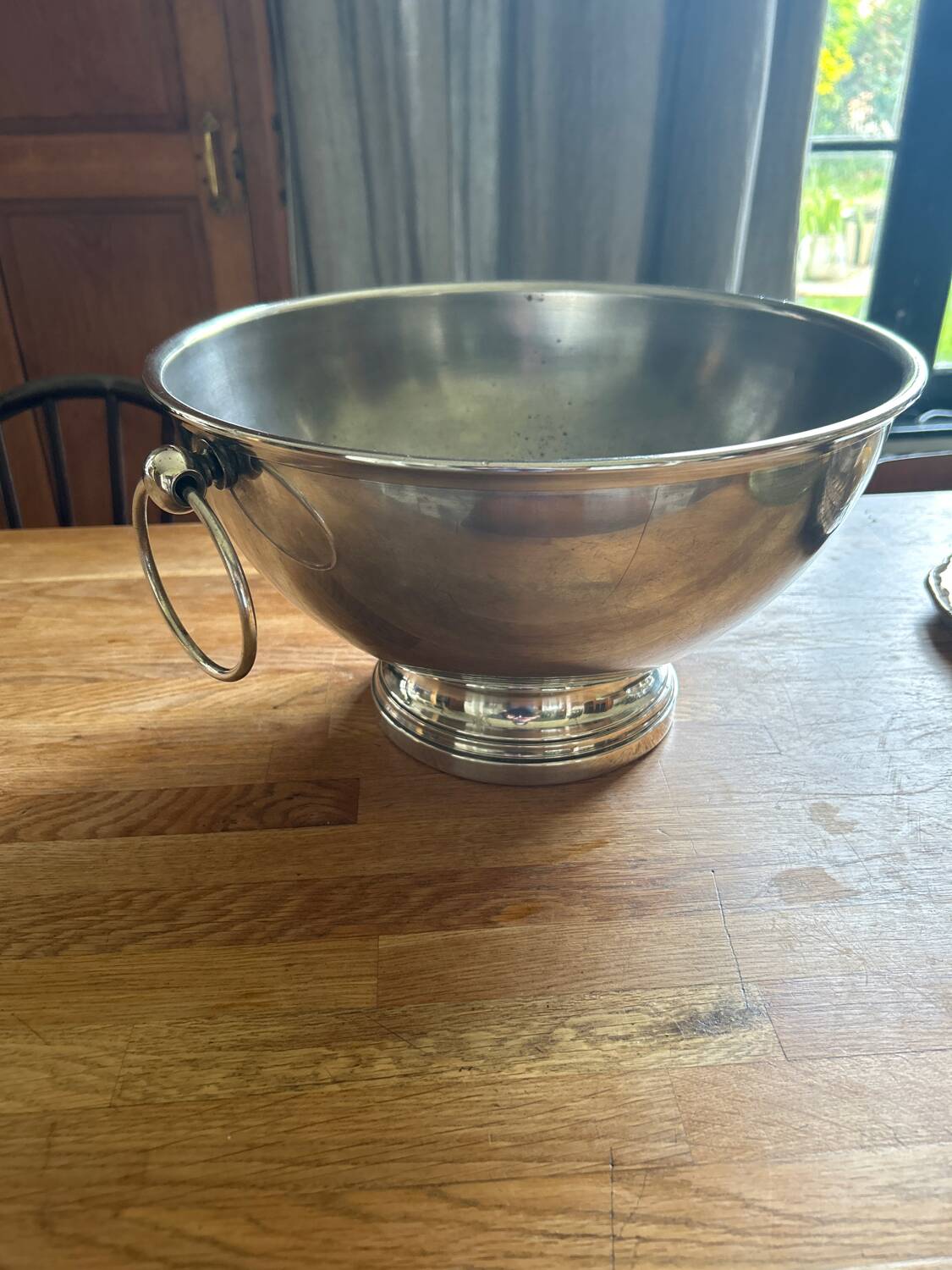 Silver metal champagne tub