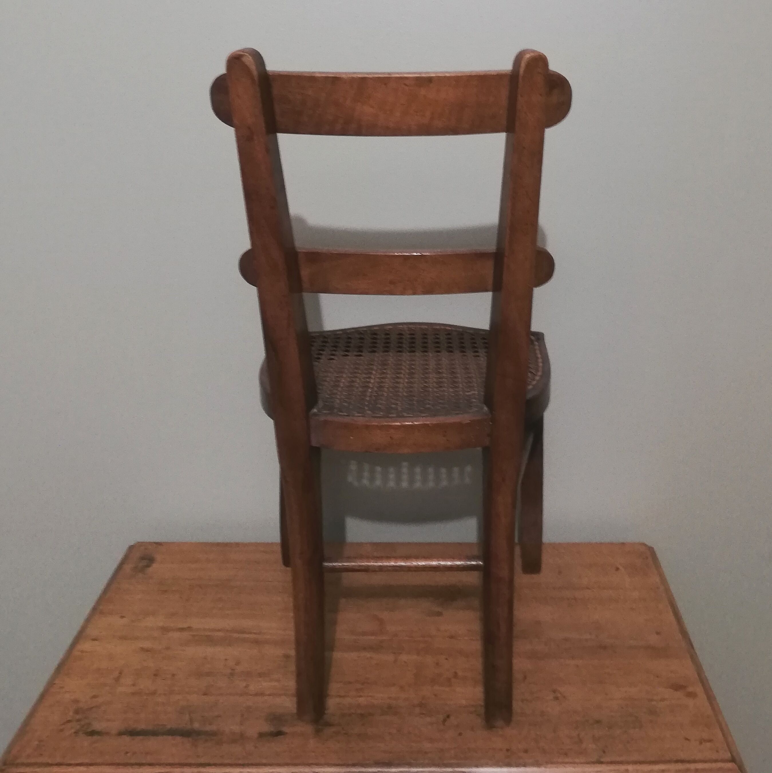 Children's canned chair