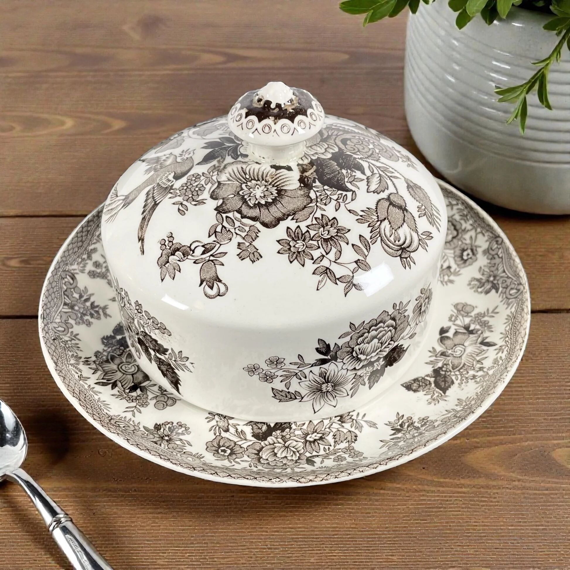 Beurrier en céramique blanc et marron avec des faisans Wedgwood