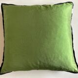Coussin de soie brodée designer's guild 1990