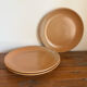 3 assiettes plates en grès 