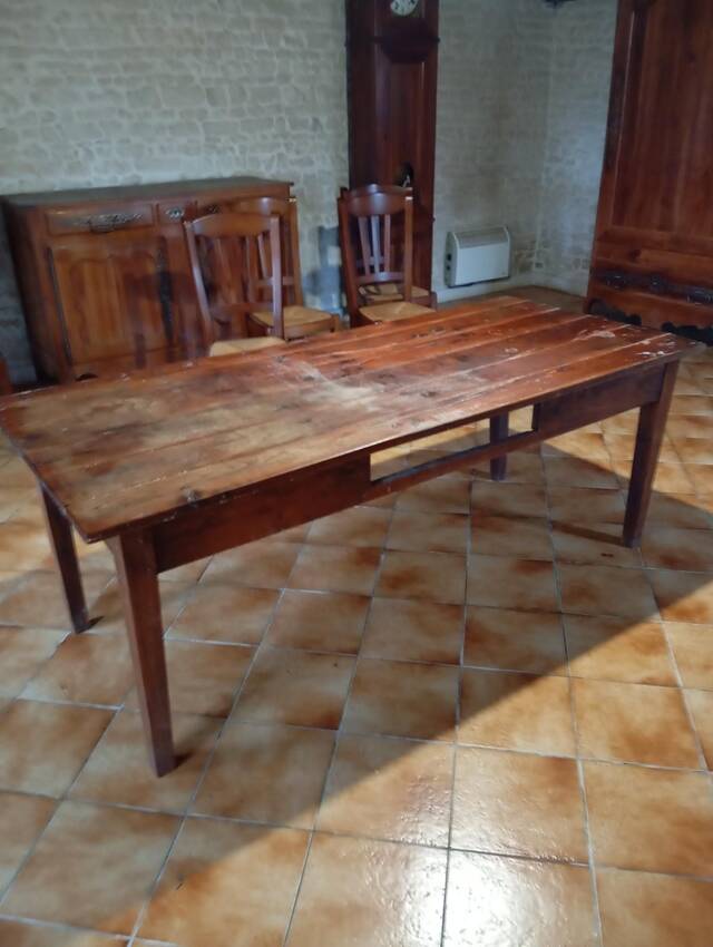 Table de ferme dite "de couvent" en bois fruitier (cerisier ou merisier)