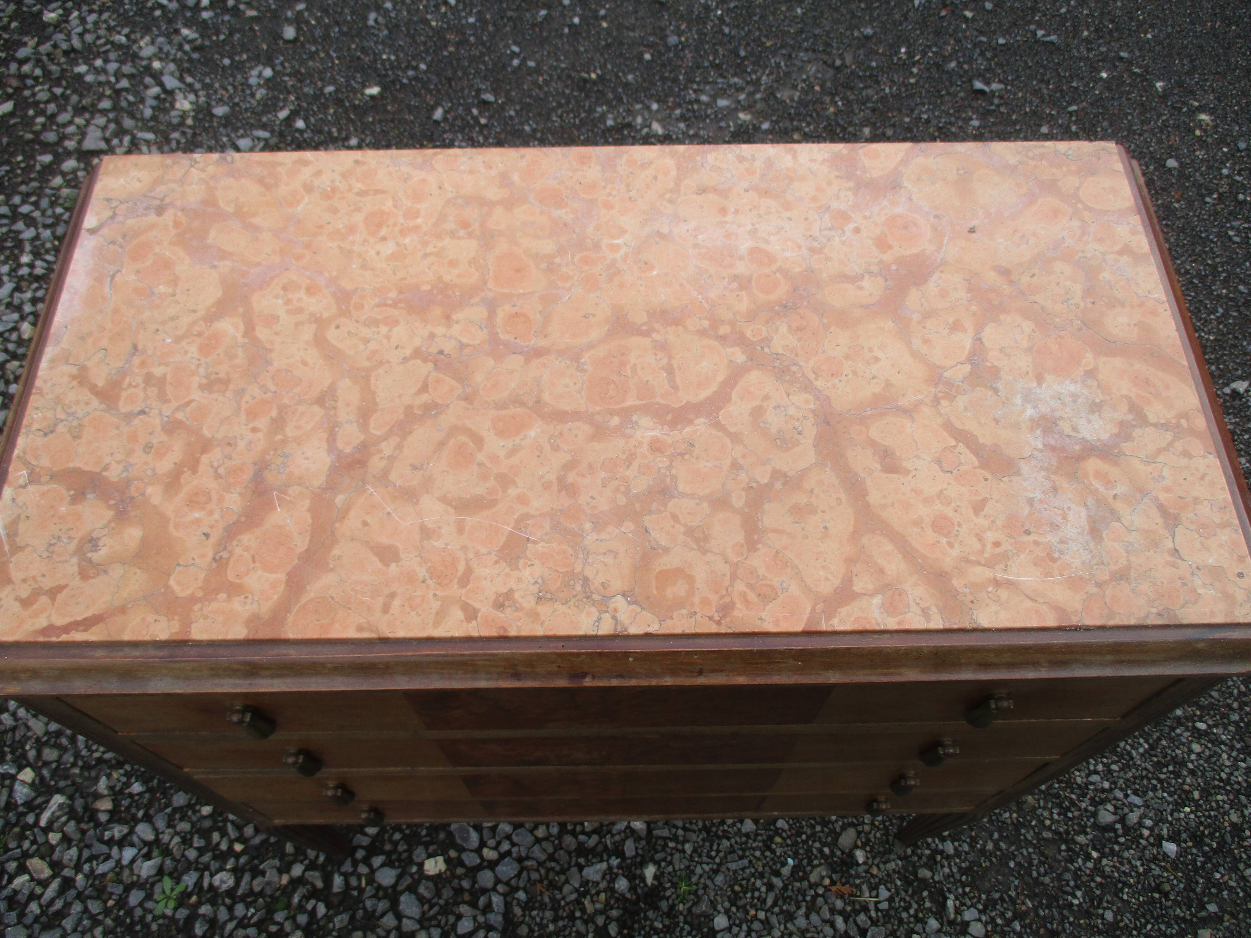 Commode en marqueterie de 1900