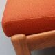 Chaise années 1970 en chêne et coussins orange