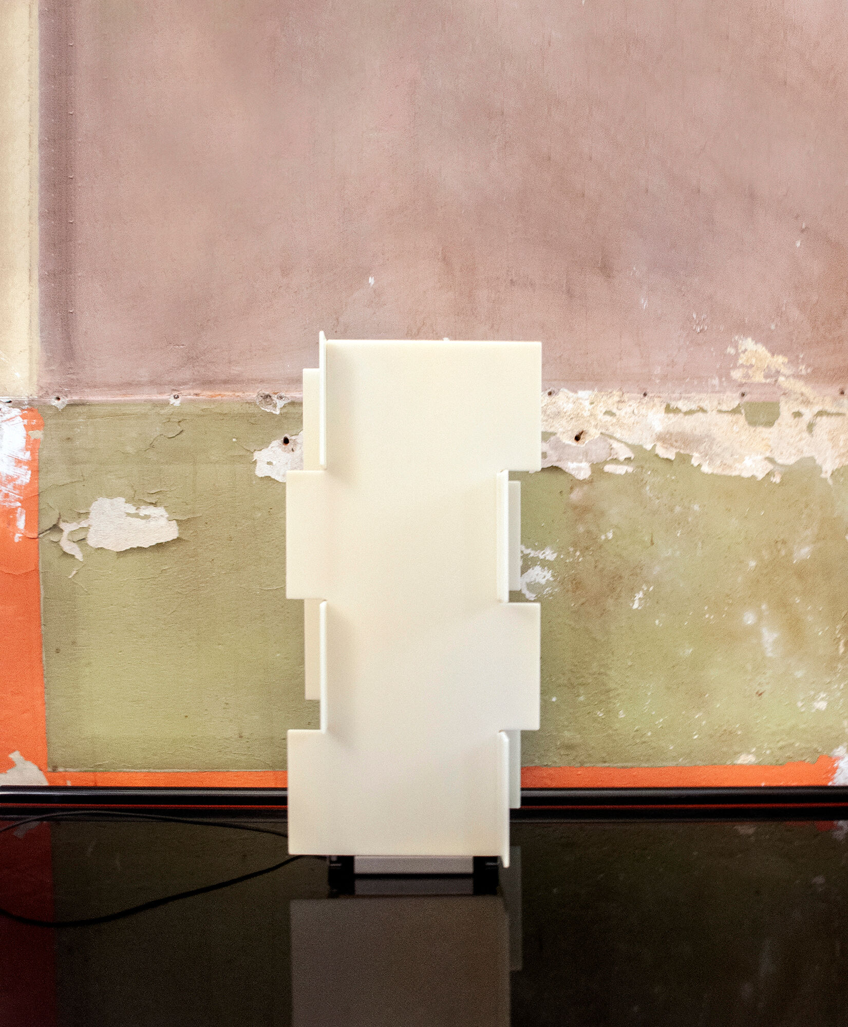 Plexiglas table lamp with metal base Italia Anni '90