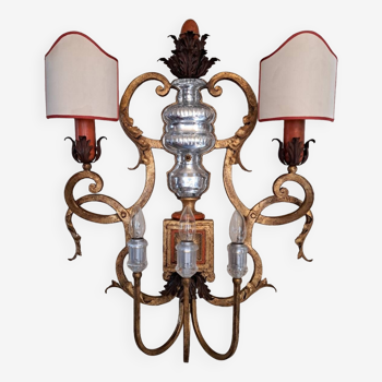 Important Baguès wall light in gilded wrought iron