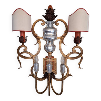 Important Baguès wall light in gilded wrought iron