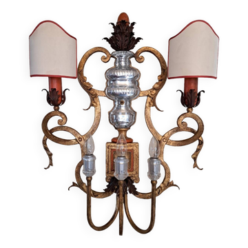 Important Baguès wall light in gilded wrought iron